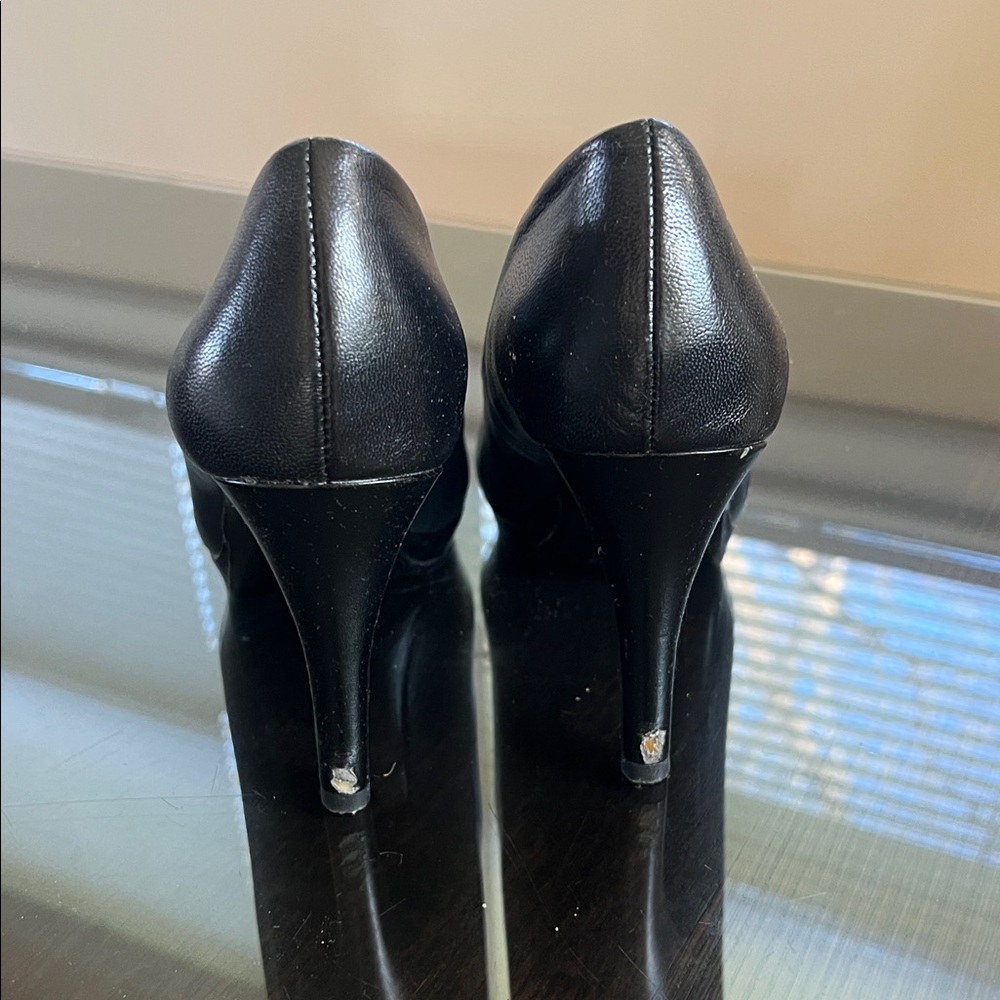 Bandolino Black Heels - Picture 3 of 8